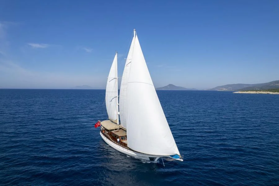 Arabella Yacht: VIP Luxury Yacht Hire — photo 1