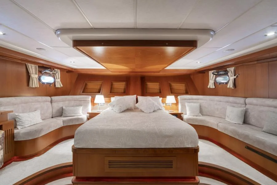 Arabella Yacht: VIP Luxury Yacht Hire — photo 9