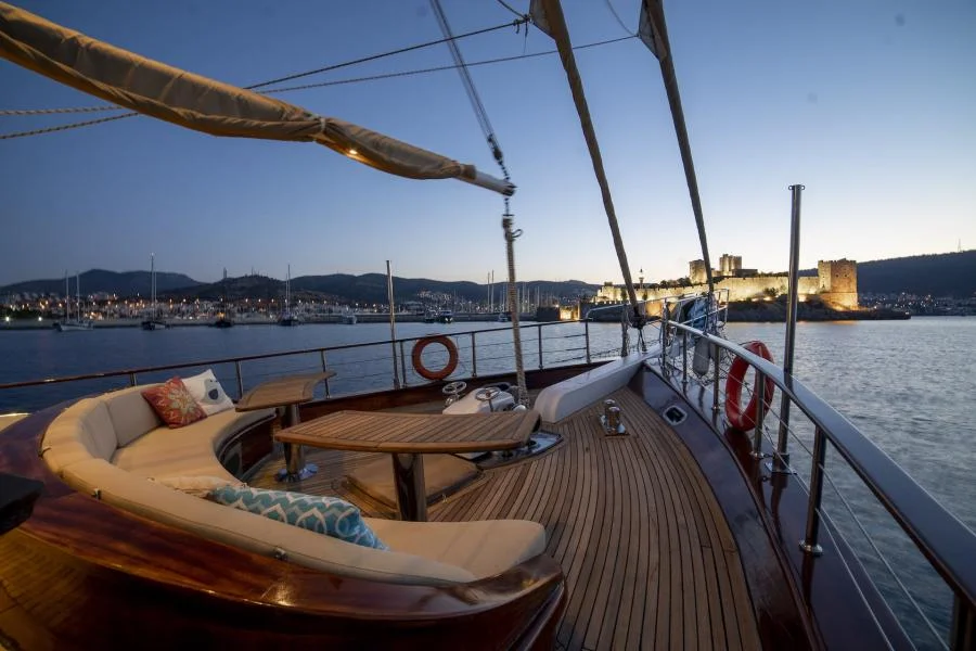 Arabella Yacht: VIP Luxury Yacht Hire — photo 4