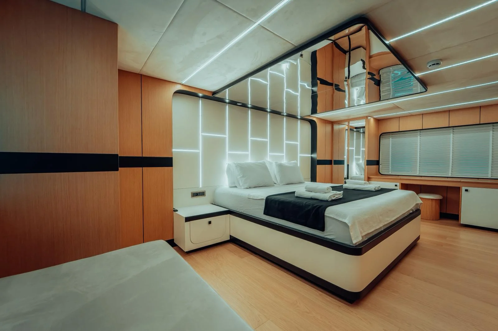 Beluga Trawler: Luxury Private Charter — photo 12