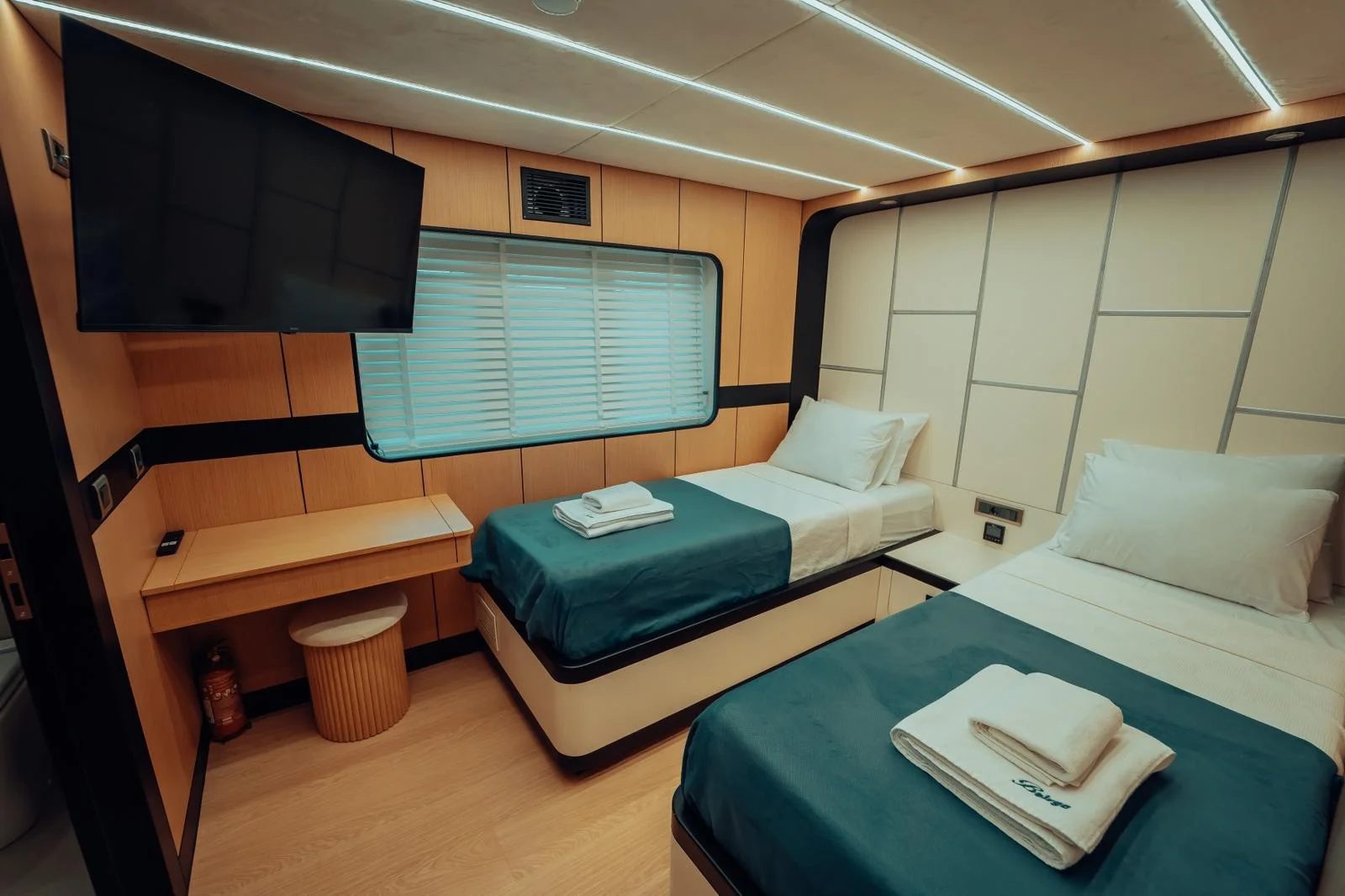 Beluga Trawler: Luxury Private Charter — photo 17