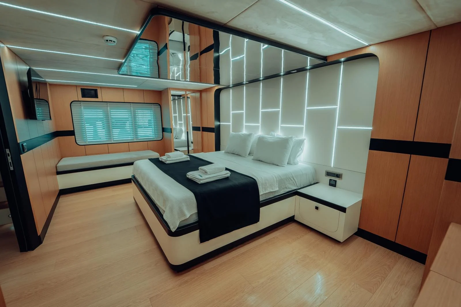 Beluga Trawler: Luxury Private Charter — photo 15