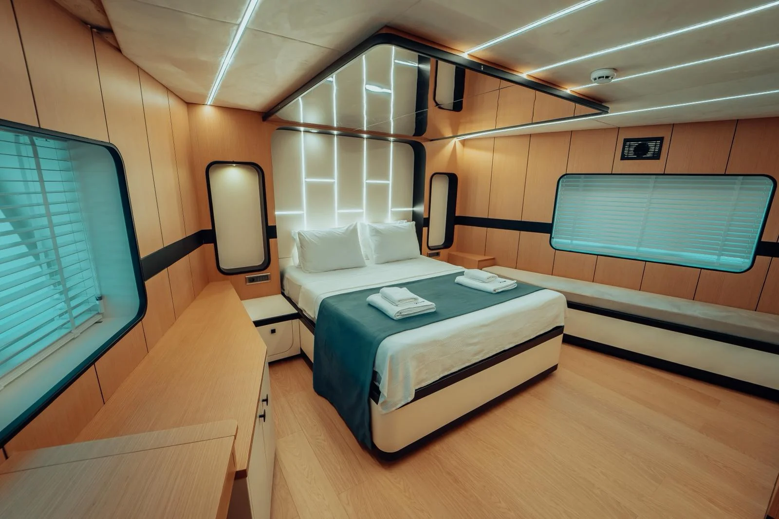 Beluga Trawler: Luxury Private Charter — photo 13