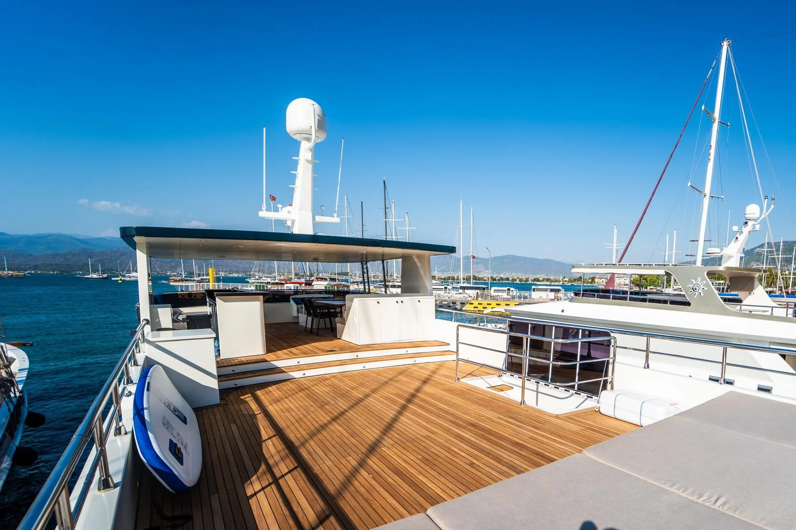 Beluga Trawler: Luxury Private Charter — photo 10