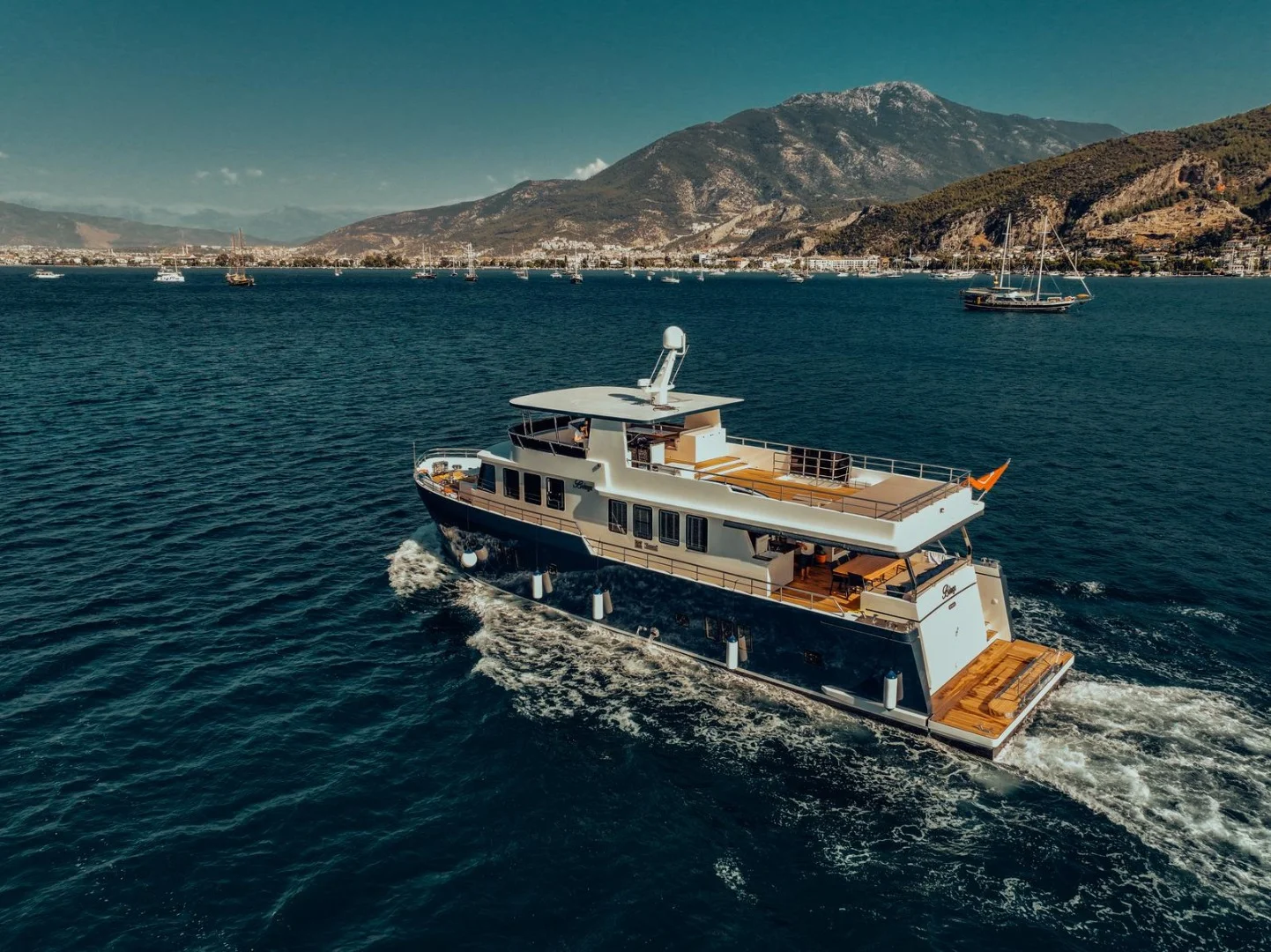 Beluga Trawler: Luxury Private Charter — photo 2