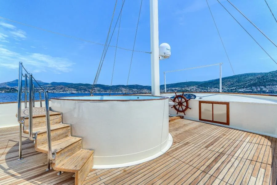 Elara 1 Yacht: Large Group Yacht Charter in Bodrum — photo 10
