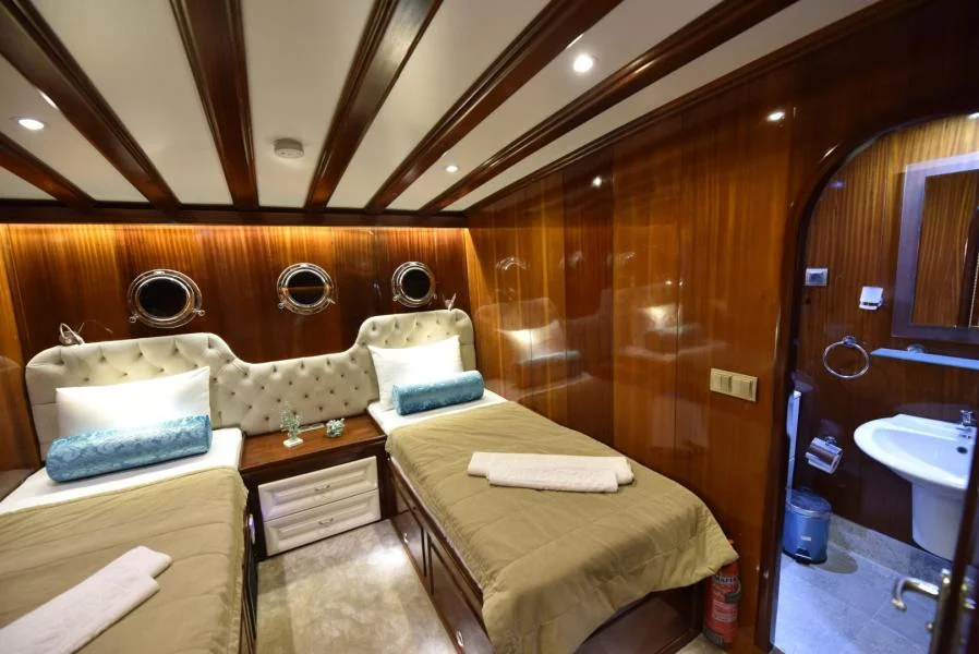 Kayhan 11: Large Yacht Charter — photo 27