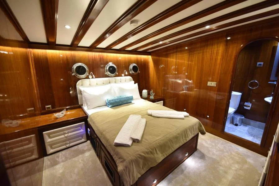 Kayhan 11: Large Yacht Charter — photo 22
