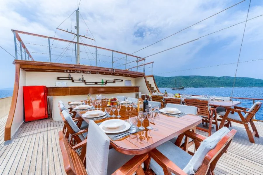 Love Boat: High-Capacity Luxury Yacht Charter Turkey — photo 8