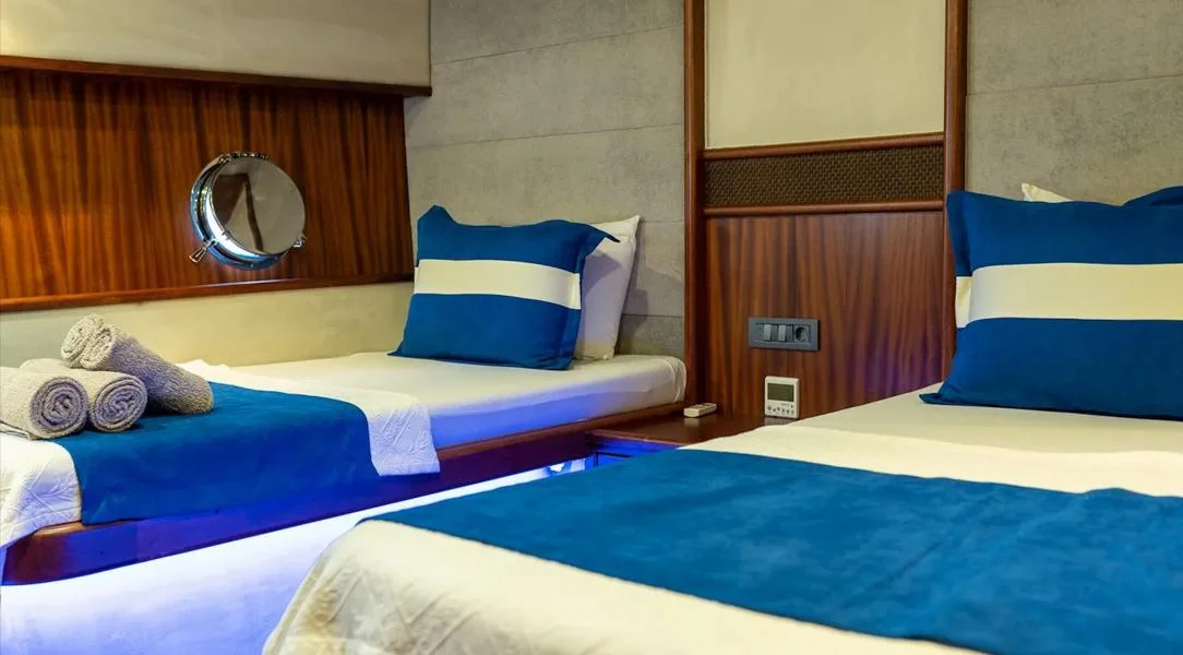 Nevra Queen: Elite High Capacity Charter — photo 14