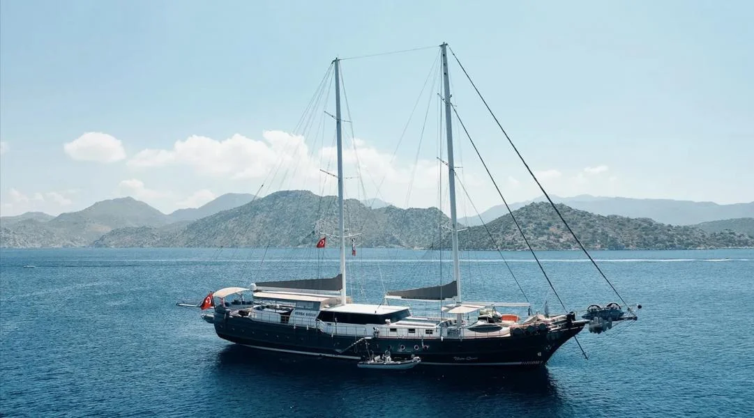 Nevra Queen: Elite High Capacity Charter