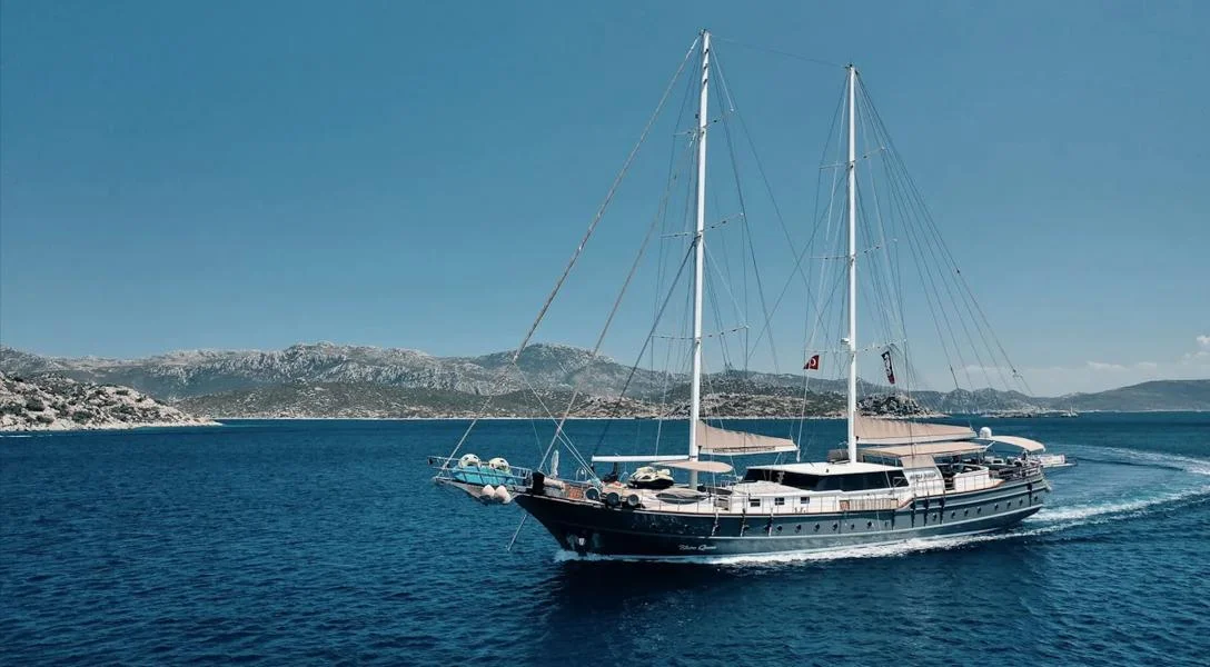 Nevra Queen: Elite High Capacity Charter — photo 3