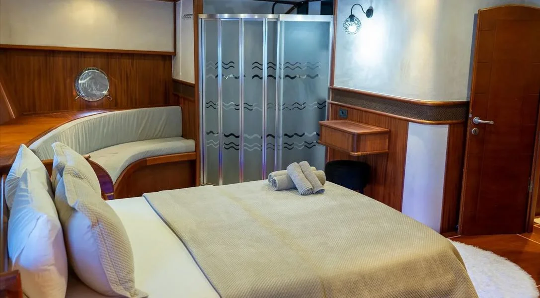 Nevra Queen: Elite High Capacity Charter — photo 15