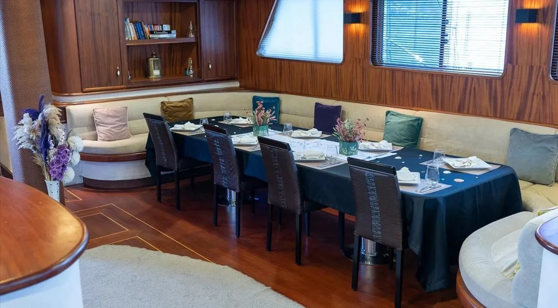 Nevra Queen: Elite High Capacity Charter — photo 11