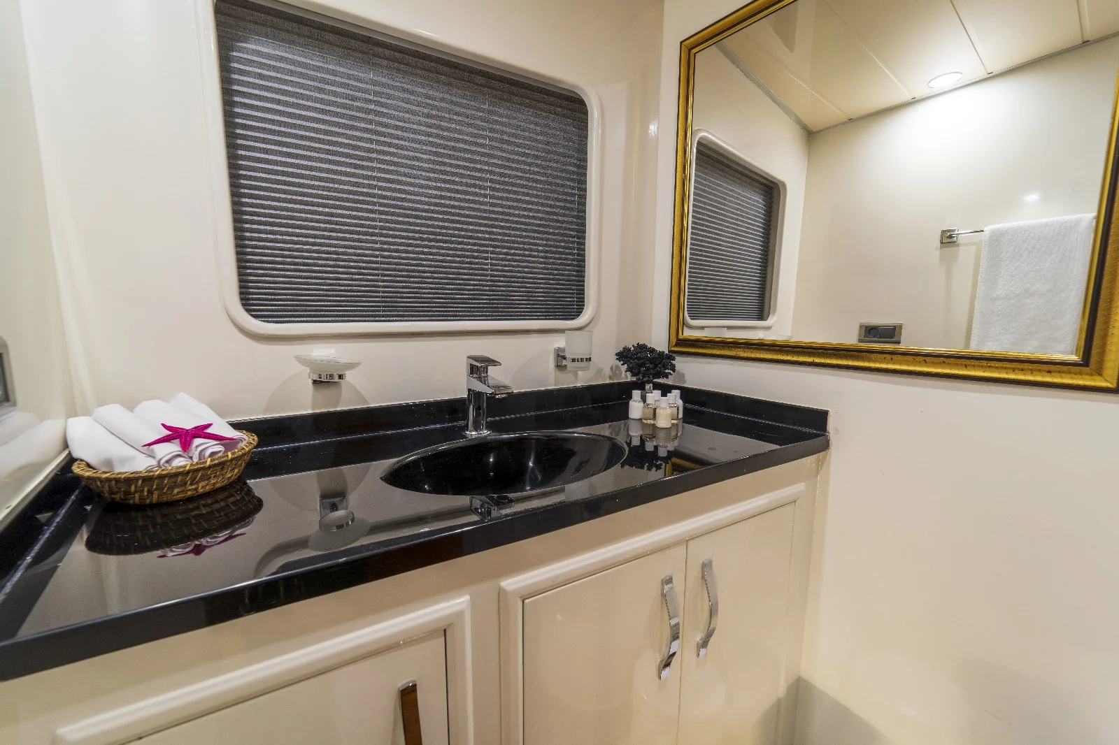 Simay S Yacht: Luxury Trawler Charter in Fethiye — photo 39