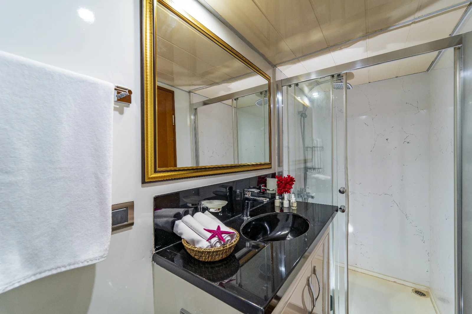 Simay S Yacht: Luxury Trawler Charter in Fethiye — photo 40